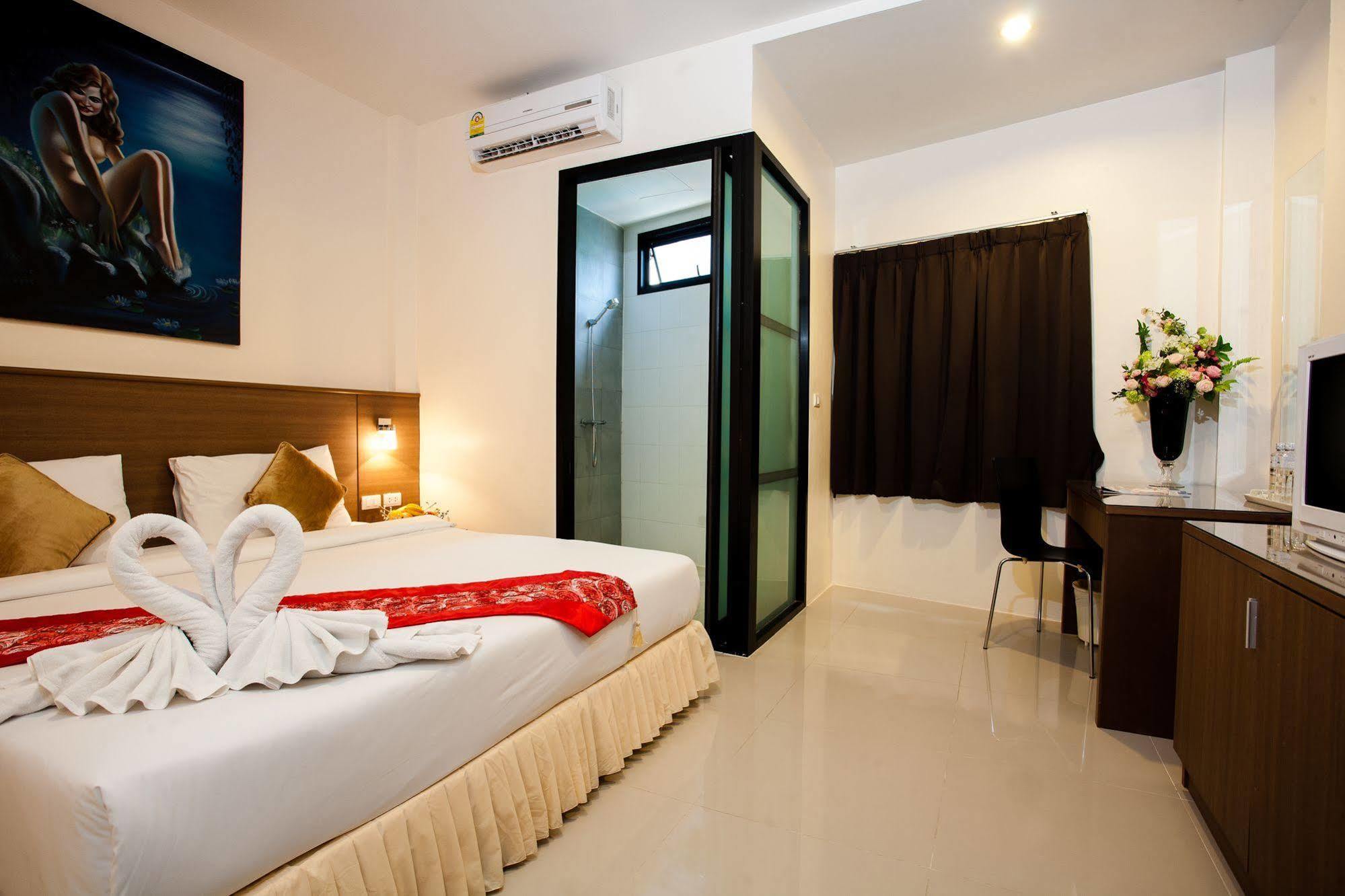 The Wave Hotel Patong Sha Phuket Exteriör bild